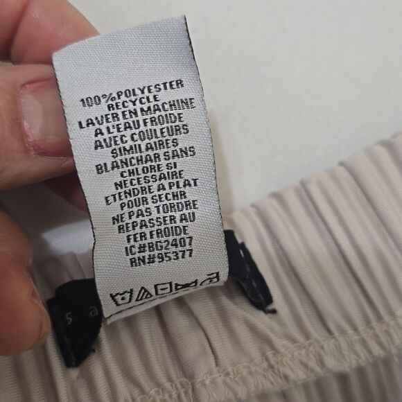 Sanctuary pleated, wideleg pants size medium. - Picture 8 of 8